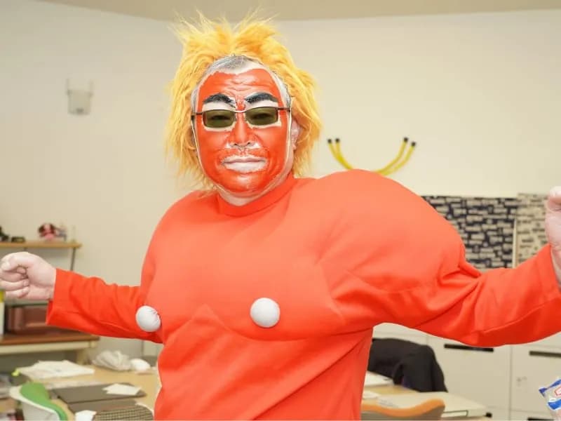 赤鬼に扮する園長